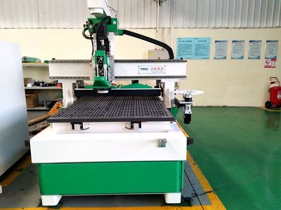 威海全自動數(shù)控開料機與吸塑門板數(shù)控雕刻機價格解析